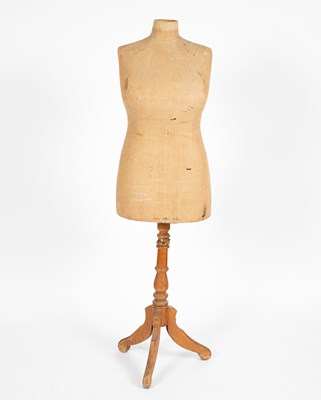 Lot 759 - An early 20th Century tailors dummy