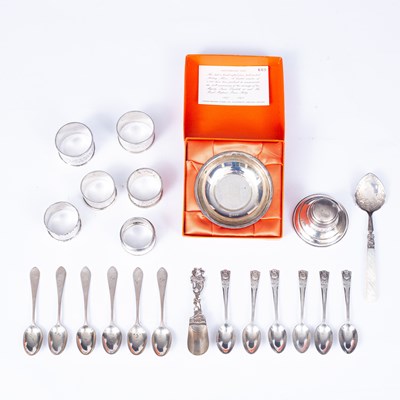Lot 30 - Assorted silver