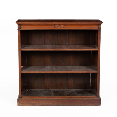 Lot 736 - An early 20th Century open bookcase