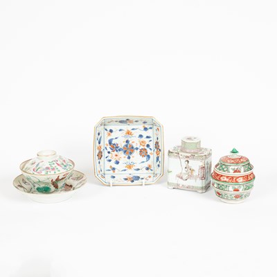 Lot 211 - A Chinese famille verte ribbed jar and cover