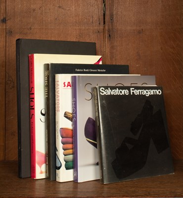 Lot 450 - [Shoes & Fashion]