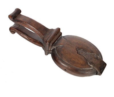 Lot 864 - A 17th Century Italian walnut lemon squeezer