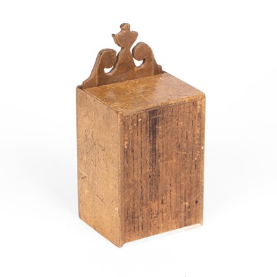 Lot 605 - Miniature dolls' house Books