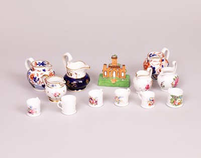 Lot 636 - A group of English dolls' house toy porcelain