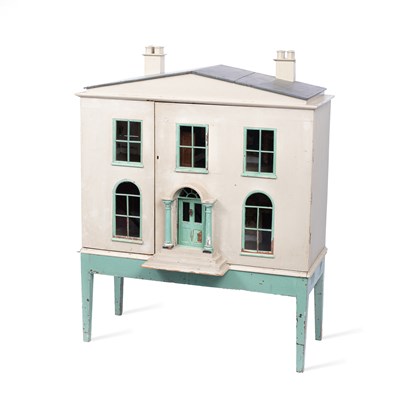 Lot 646 - An English dolls' house
