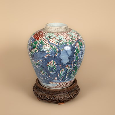 Lot 254 - A Chinese Transitional wucai ginger jar