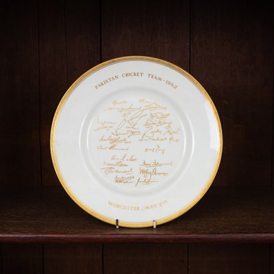 Lot 181 - A Royal Worcester bone china plate