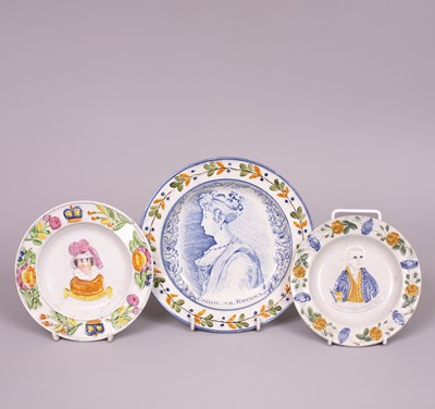 Lot 672 - An early 19th Century pearlware nursery plate