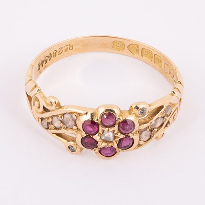 Lot 95 - An Edwardian 18ct yellow gold ruby and diamond ring