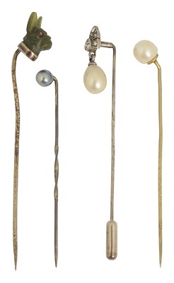 Lot 641 - A collection of stick pins