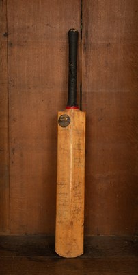Lot 32 - A signed Slazenger ‘Geoff Pullar’ Autograph cricket bat