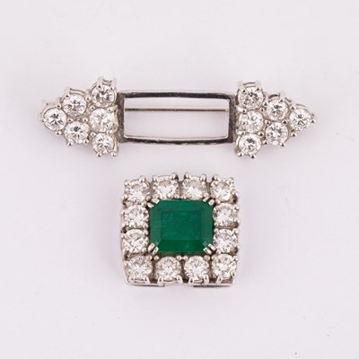 Lot 9 - An emerald and diamond convertible brooch