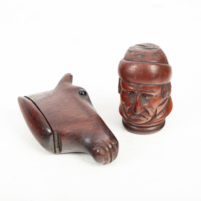 Lot 868 - A 19th Century treen snuff box