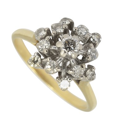 Lot 661 - A yellow metal and diamond dress ring