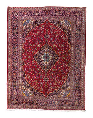 Lot 829 - A Kashan carpet