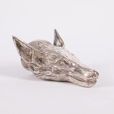 Lot 35 - A silver fox mask stirrup cup