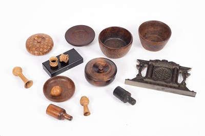 Lot 898 - An interesting group of sundries and treen