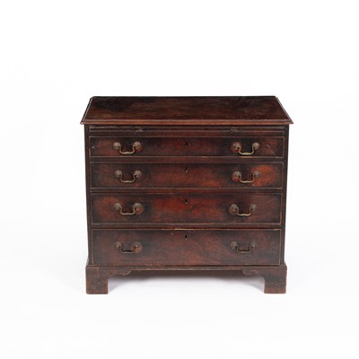 Lot 811 - A George III mahogany chest of drawers