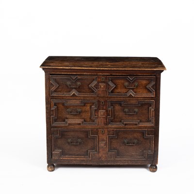Lot 725 - A 17th Century oak chest of drawers