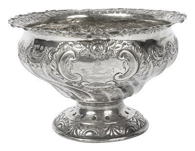 Lot 601 - A Scottish silver pedestal bowl