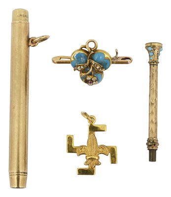 Lot 648 - A Boy Scouts 9ct gold 'Thanks' badge