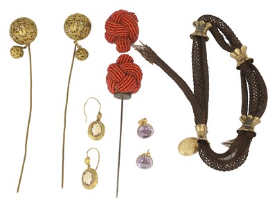 Lot 656 - A small quantity of Victorian and later jewellery