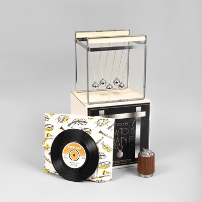 Lot 107 - A desk top chrome Newtons Cradle