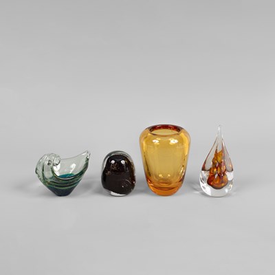 Lot 97 - A studio glass paperweight by Dan Aston