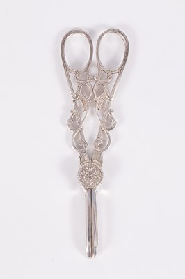 Lot 72 - A pair of contemporary silver grape scissors