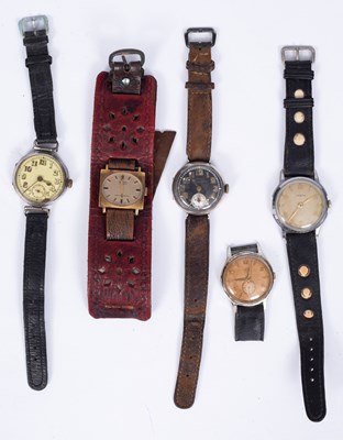 Lot 679 - A Lemania stainless steel manual wind wristwatch