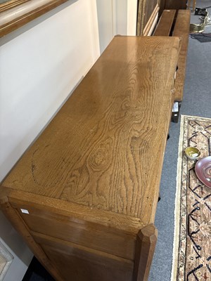 Lot 1 - Gordon Russell (1892-1980)