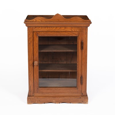 Lot 787 - A 20th Century cupboard