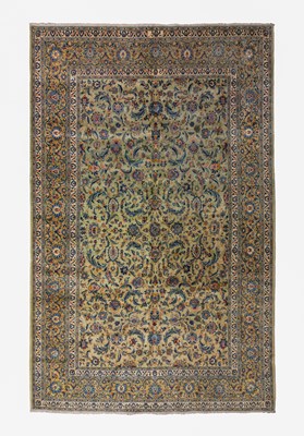 Lot 840 - A Kashan carpet