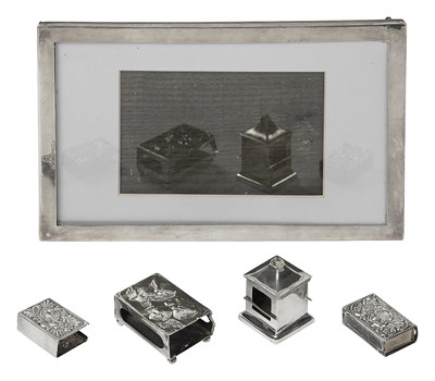 Lot 594 - A silver photograph frame
