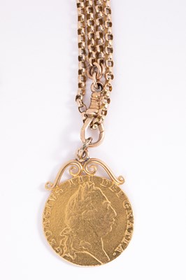 Lot 65 - A 9ct gold guard chain