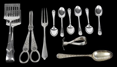 Lot 568 - A pair of silver sandwich or cake serving tongs