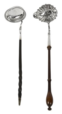 Lot 569 - A George II silver toddy ladle