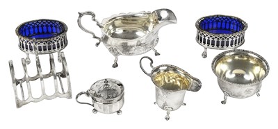 Lot 575 - A small quantity of table silver