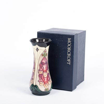 Lot 182 - A small Moorcroft foxglove pattern vase