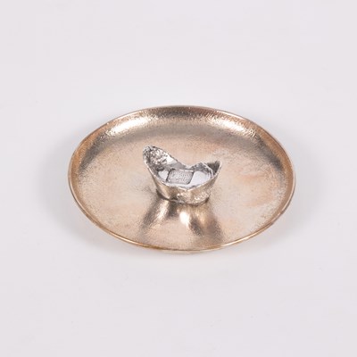 Lot 123 - A Chinese export silver chopstick rest