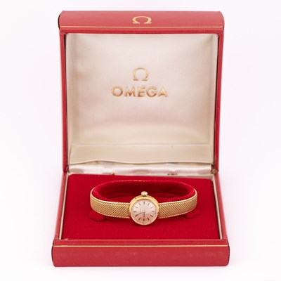 Lot 42 - A lady's Omega wristwatch