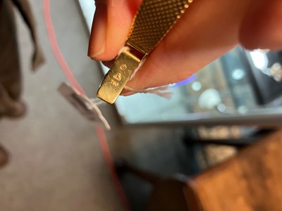 Lot 42 - A lady's Omega wristwatch