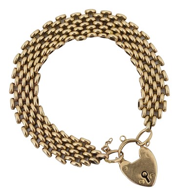 Lot 674 - A Victorian/Edwardian 9ct yellow gold bracelet