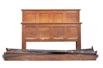 Lot 40 - Gordon Russell (1892-1980)