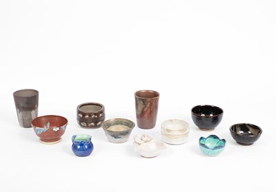 Lot 392 - A quantity of studio pottery bowls and cups