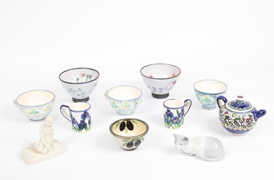 Lot 397 - Assorted studio pottery
