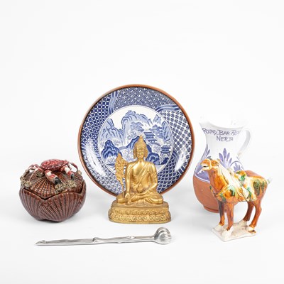 Lot 865 - A quantity of ceramics