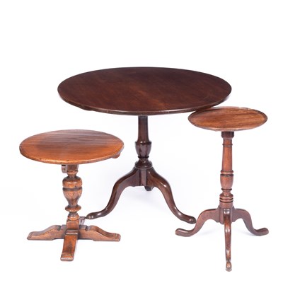 Lot 780 - A George III style mahogany supper table