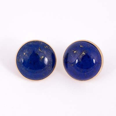 Lot 25 - A pair of 9ct gold and lapis lazuli circular stud earrings