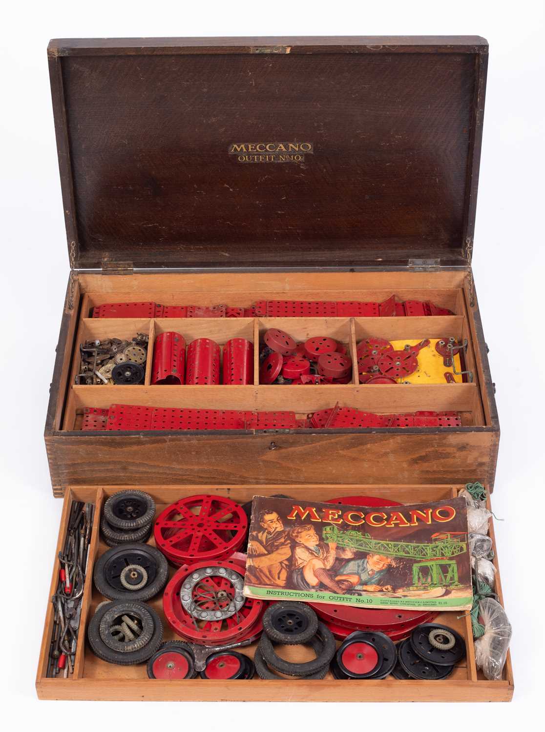 Lot 140 - Meccano outfit no. 10
